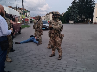 Уроженец Оренбуржья захватил в Украине автобус с заложниками