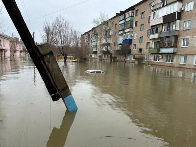 Продолжается эвакуация людей из подтопленных домов в Орске