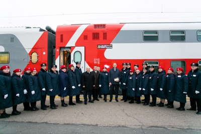 Между Оренбургом и Москвой начал курсировать первый двухэтажный поезд