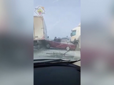 На трассе Уфа - Оренбург столкнулись сразу 39 автомобилей (Видео)