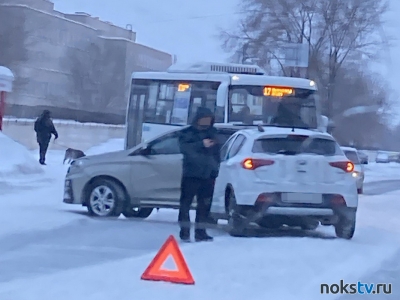 Череда автоаварий на улицах Новотроицка продолжается