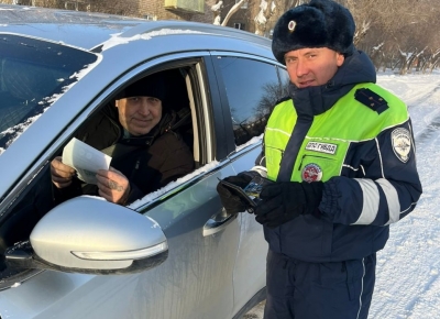 В Новотроицке проводят профилактическое мероприятие «Безопасность на зимней дороге»