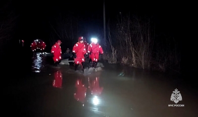 Более 700 спасателей МЧС России помогают жителям Орска круглосуточно