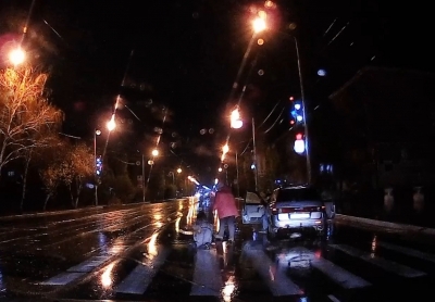 В Новотроицке ВАЗ сбил женщину пешехода (Видео)