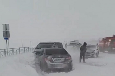 На трассе Оренбург-Акбулак массовая авария (Видео)