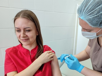 В Оренбурге, вслед за Орском, тоже началась массовая вакцинация