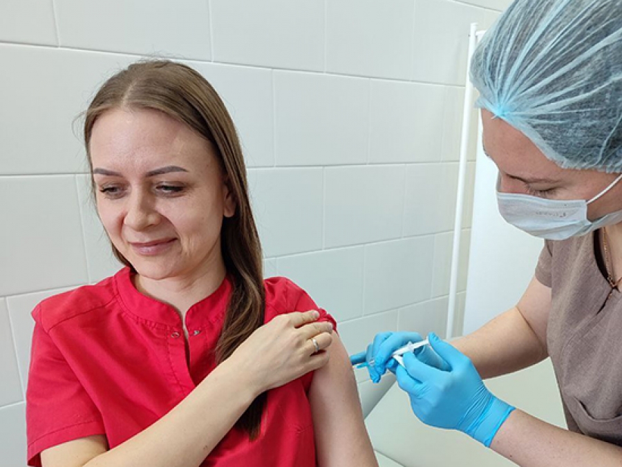 В Оренбурге, вслед за Орском, тоже началась массовая вакцинация