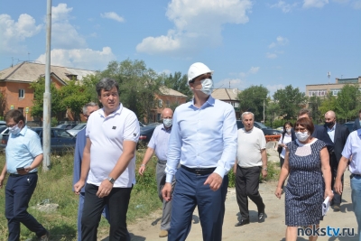 Губернатор проверил ход ремонтных работ на нескольких социальных объектах Новотроицка