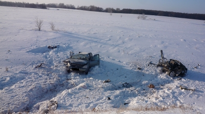 Автомобиль разорвало пополам. Авария со смертельным исходом произошла под Соль-Илецком (Фото)