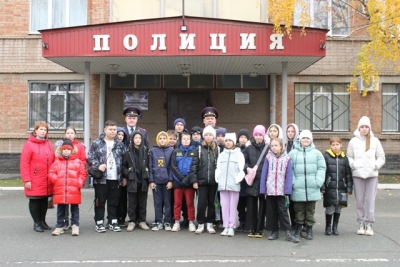 Школьники и студенты побывали на экскурсии в отделе полиции Новотроицка