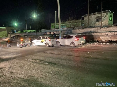 Три автомобиля попали в аварию в Новотроицке