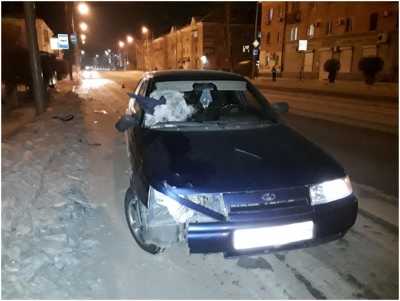 В Новотроицке под колеса ВАЗа попала женщина