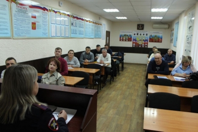 Представители автошкол Новотроицка посетили семинар «Безопасность начинающему водителю!»