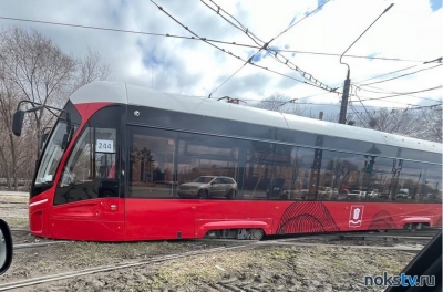 В Новотроицке новый трамвай «Львенок» сошел с рельсов
