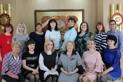 Работники новотроицкого музейно-выставочного комплекса принимают поздравления