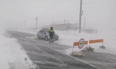 Как в Оренбуржье выглядят трассы из-за метели (Видео)