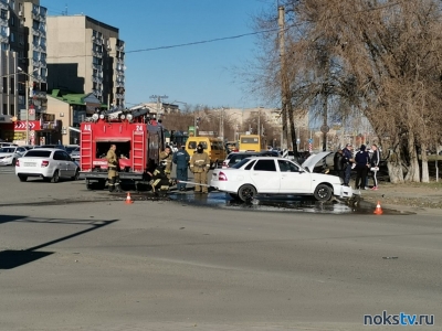 В Новотроицке рядом с кафе произошла серьезная авария