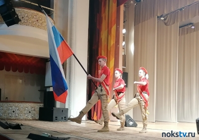 В Новотроицке состоялся митинг в поддержку курса Президента России и деятельности Вооруженных сил РФ