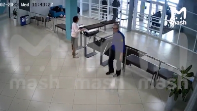 В Челябинске массовая драка подростков в школе попала на видео