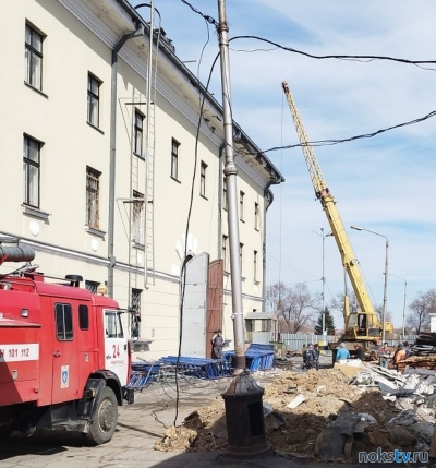 В Новотроицке к ДК Металлургов прибыли пожарные расчеты