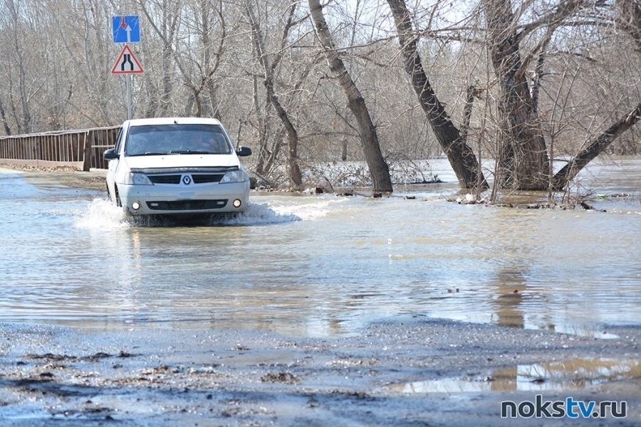 В Оренбуржье из-за паводка закрыты мосты и участок дороги