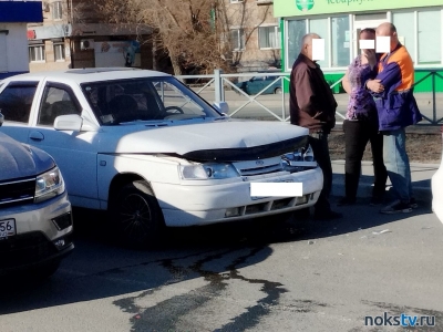 В Новотроицке из-за аварии образовалась пробка