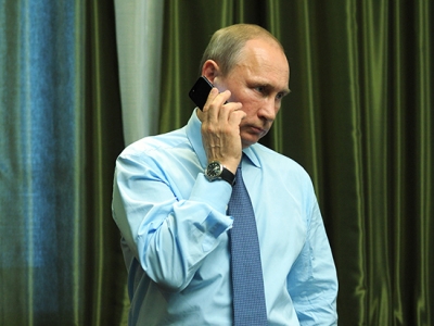 Путин поручил вооруженным силам обеспечить поддержание мира в ДНР и ЛНР
