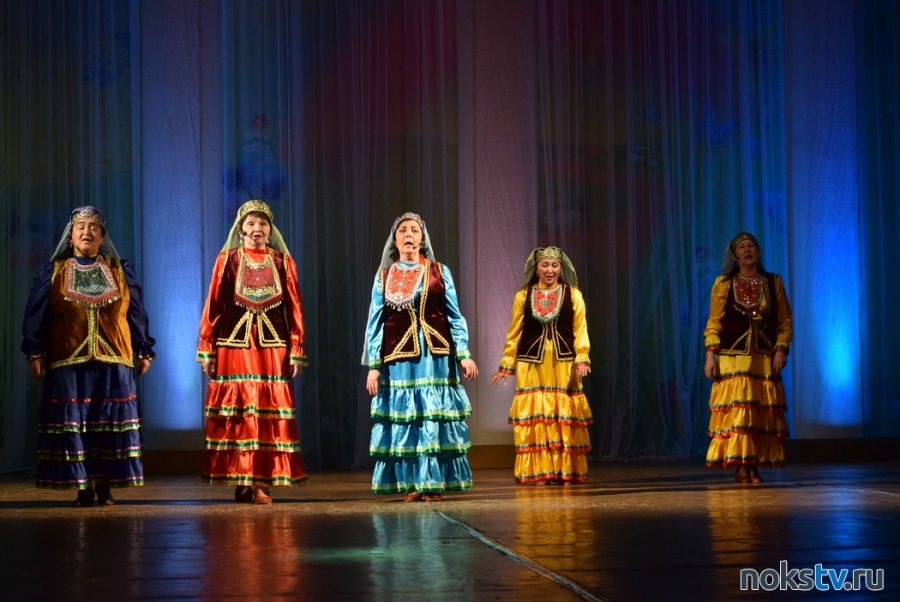 Творческий коллектив татаро-башкирской песни «Юллар» порадовал новотройчан концертом