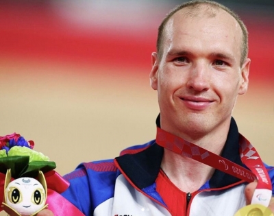Российский велогонщик Асташов завоевал второе золото на Паралимпиаде