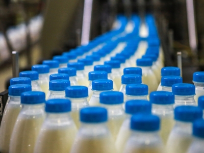 Роспотребнадзор Оренбуржья назвал производителей фальсифицированной молочной продукции