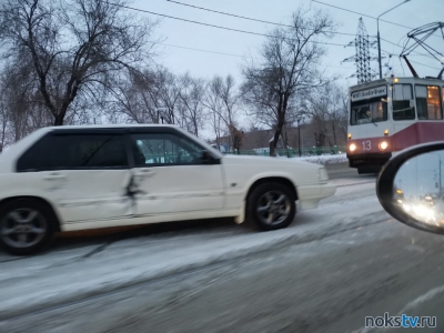 Авария в Новотроицке парализовала движение трамваев