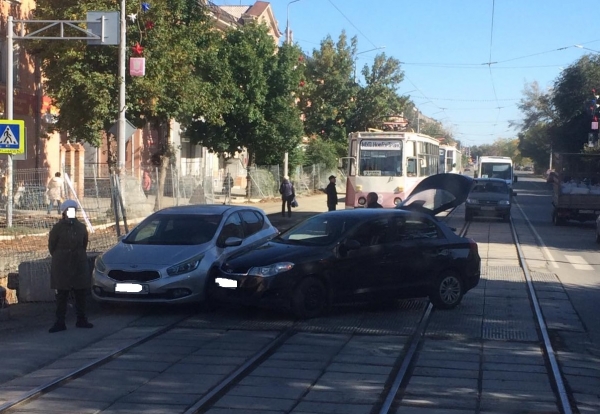 В Новотроицке из-за аварии остановилось движение трамваев