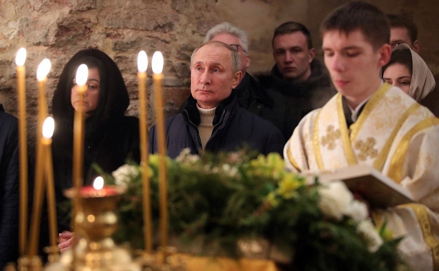 Владимир Путин посетил рождественское богослужение