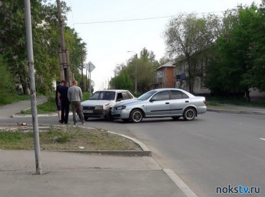 На перекрестке в Новотроицке произошла авария