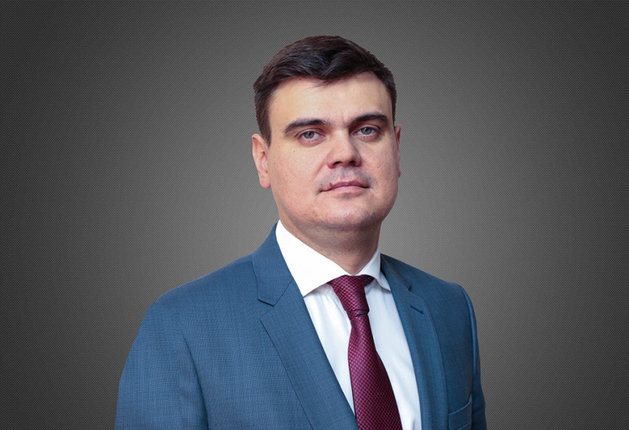 Управляющий директор АО «Уральская Сталь» Ильдар Искаков поздравляет с Днем знаний