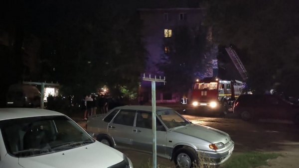 В Новотроицке на ночном пожаре погиб человек