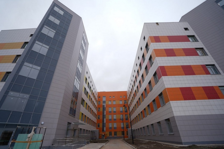 В Оренбурге подходит к концу строительство областной детской больницы