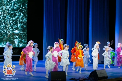 Более 500 маленьких оренбуржцев посетили архиерейскую рождественскую елку