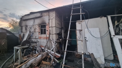 В одном из поселков Новотроицка загорелась хозяйственная постройка