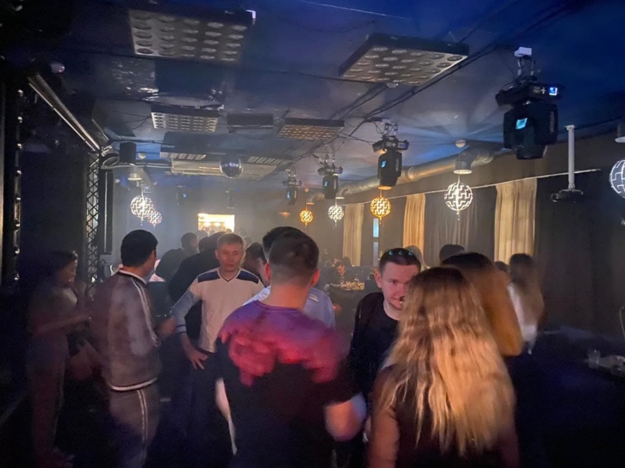 В Оренбурге бары снова уличили в нарушении локдауна
