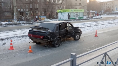 В Новотроицке автомобиль с номером «13» протаранил ограждение