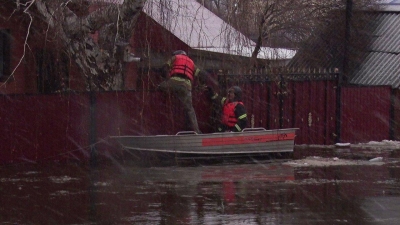 В районах Оренбуржья из-за паводка вводят режим повышенной готовности