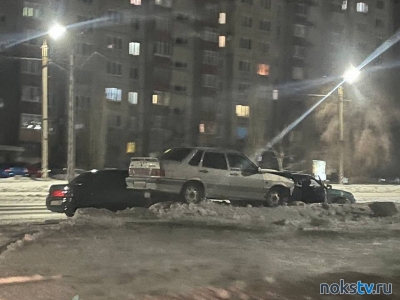 Молодой водитель попал на своей машине в аварию на Советской