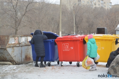 В Новотроицке появились новые контейнеры для раздельного сбора отходов