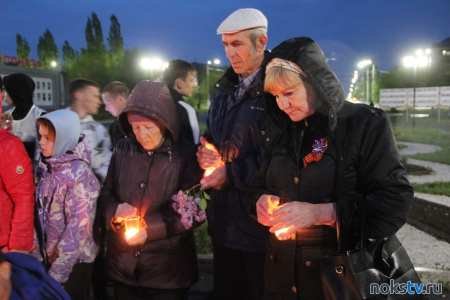 В Новотроицке зажгли Свечи памяти