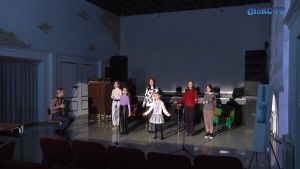 Народный ансамбль «Родные Напевы» подготовил для новотройчанок праздничный концерт