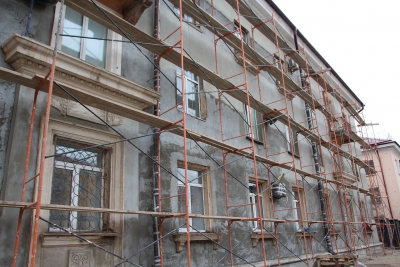 На ул. Советской продолжается ремонт фасадов