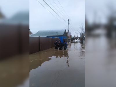 Оренбуржцев эвакуируют из зоны подтопления