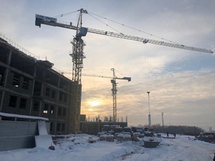 Глава минстроя Оренбуржья проверил строительство детской областной больницы