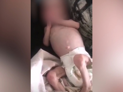 На Урале мать пыталась заморить голодом новорождённую дочь и держала её полгода в шкафу (Видео 18+)